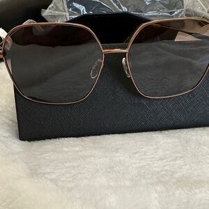 Prive Revaux Sunglasses The Greta comes with case